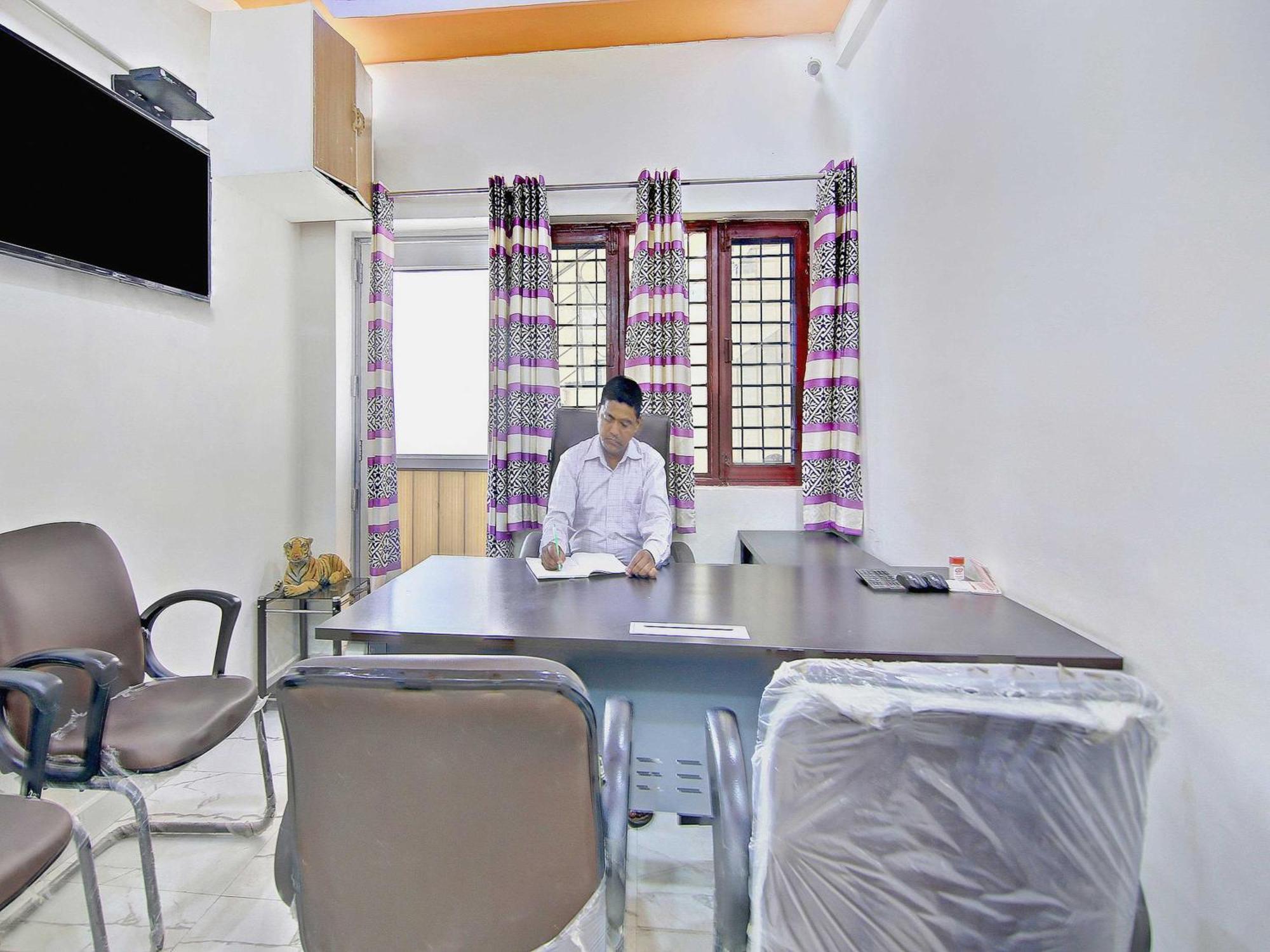 Home 78802 Balaji Bhawan Jhajra Экстерьер фото